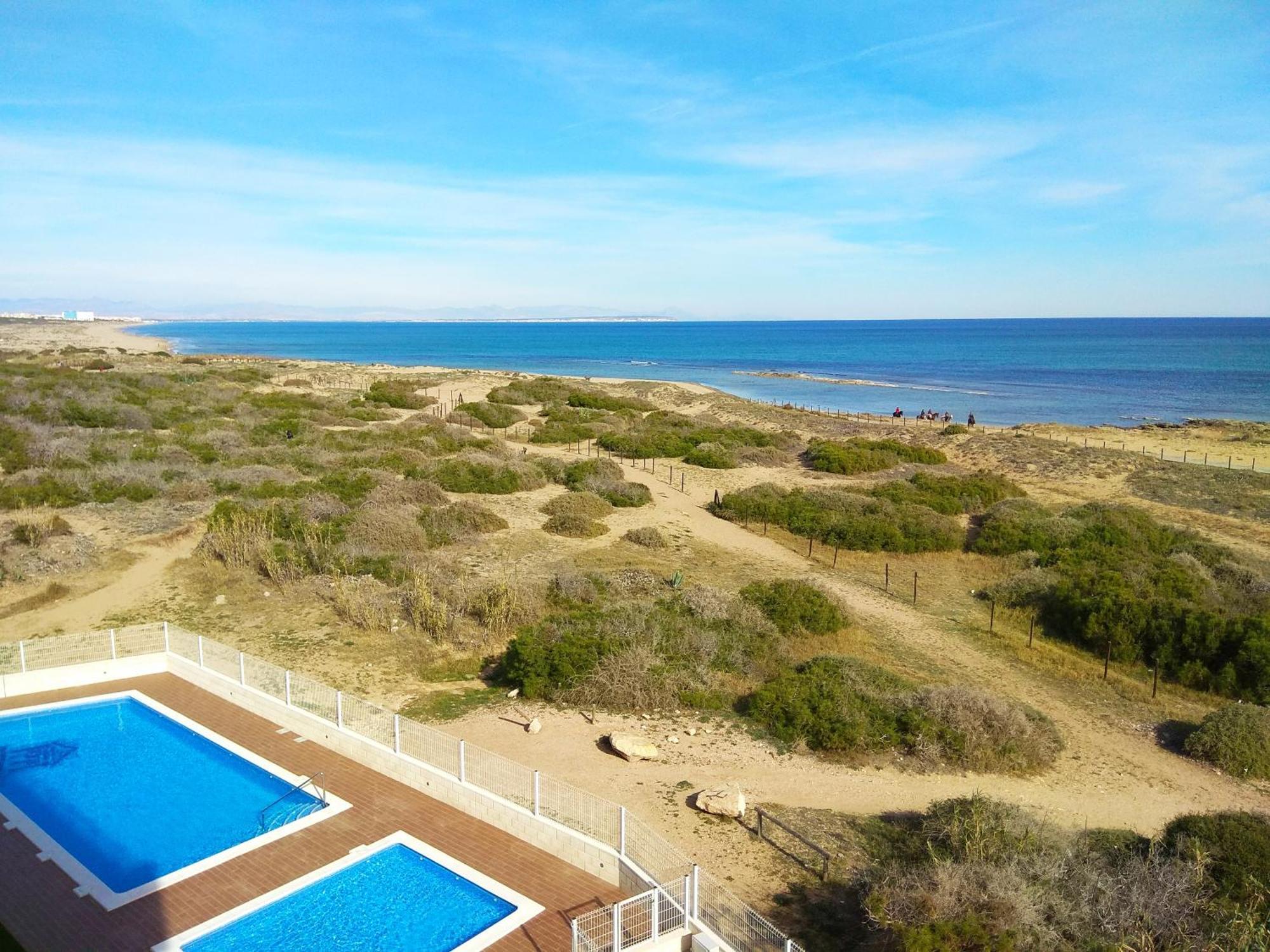 Luxury And Modern Beach Apartment With Sea Views لا ماتا الغرفة الصورة
